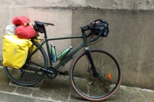 BICI GRAVEL PARA CICLOTURISMO: FUNCIONA ?